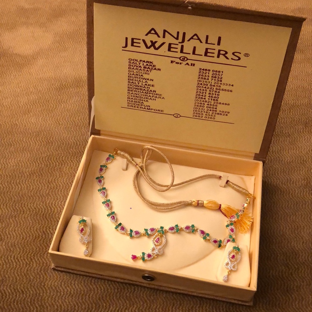 Women’s set. Earings and necklace